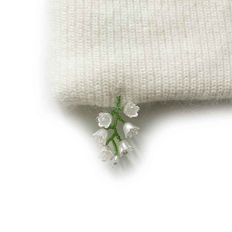 Drop White Flower Beads Beanie [Angora Ivory]