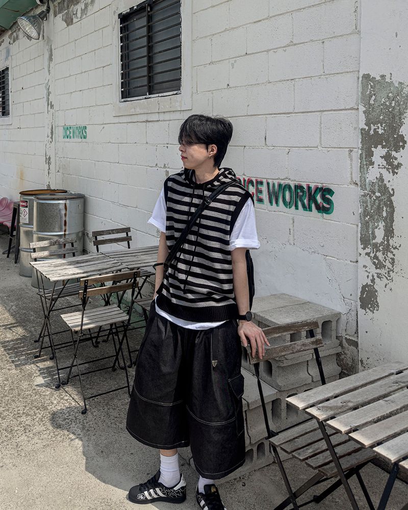 Circular Belt Stitch Cargo Bermuda