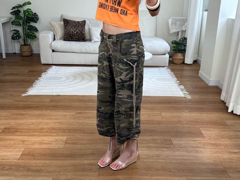 ribbon camo capri pants