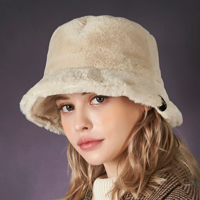 Fur logo point bucket hat CREAM