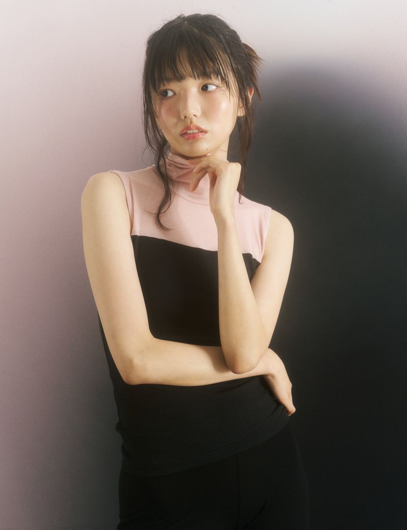 Two-tone Turtleneck Top (BLACKPINK)