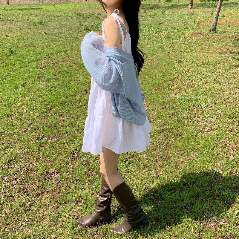 [Adjusting the strap] cancan sleeveless dress