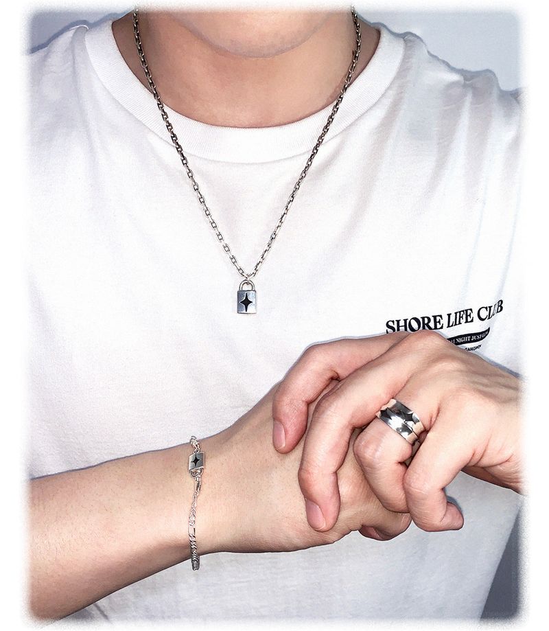 STING LOCK BRACELET