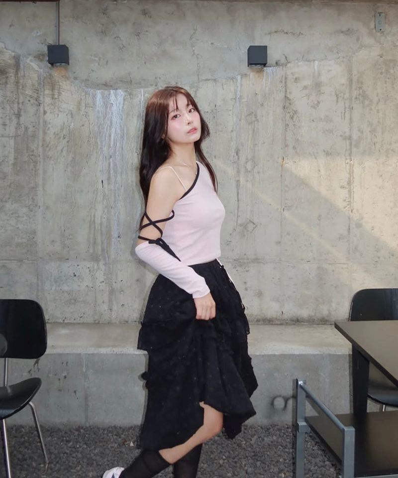 Strap Off Shoulder Warmer T-shirt Pink