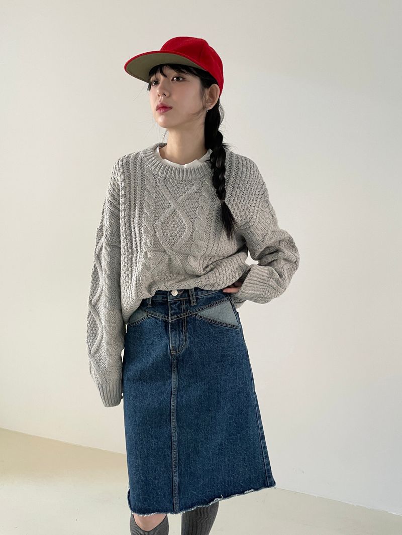 Neat midi denim skirt 