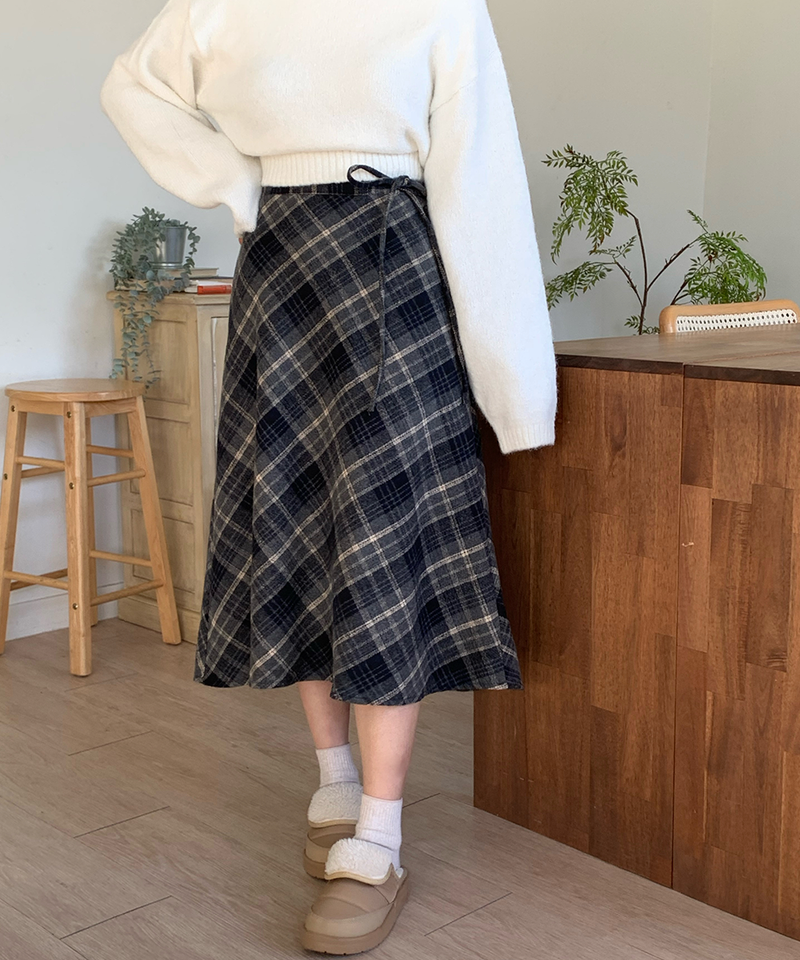 Betty Check Skirt