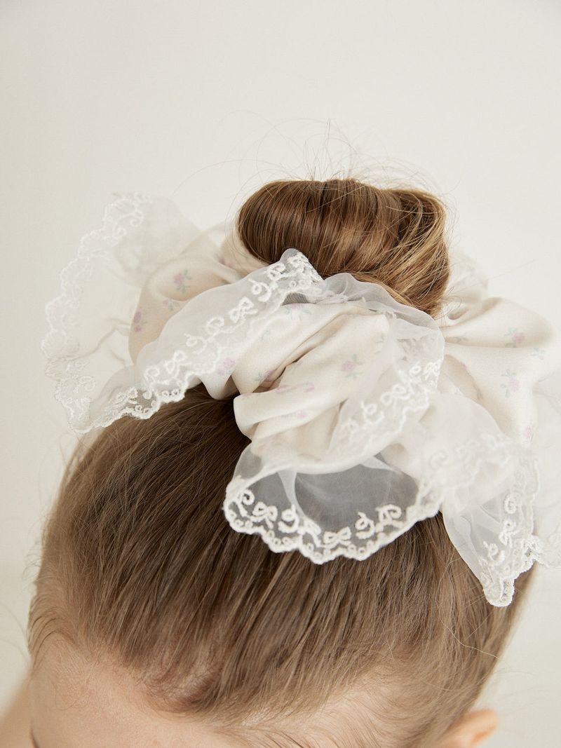 BIG LACE SCRUNCHIE - CREAM