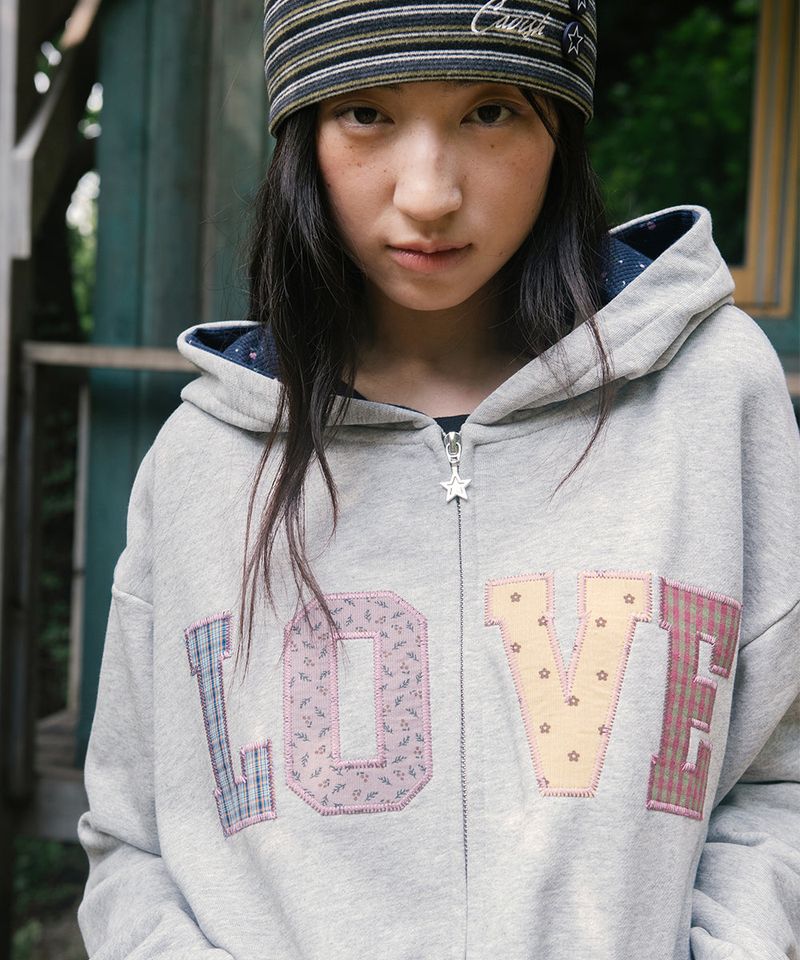 cavish（カビシ）の「APPLIQUE LOVE ZIP UP HOODIE GREY(CV2GFFM486A)（Tops）」