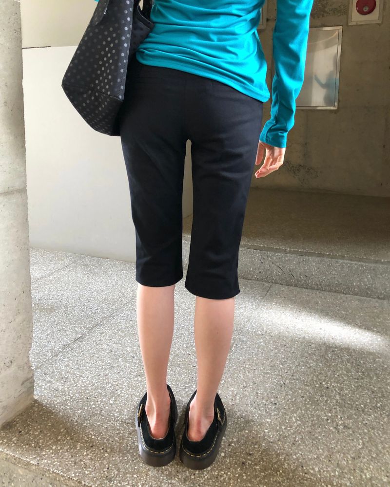 [MADE] Slit-filled biker capri pants