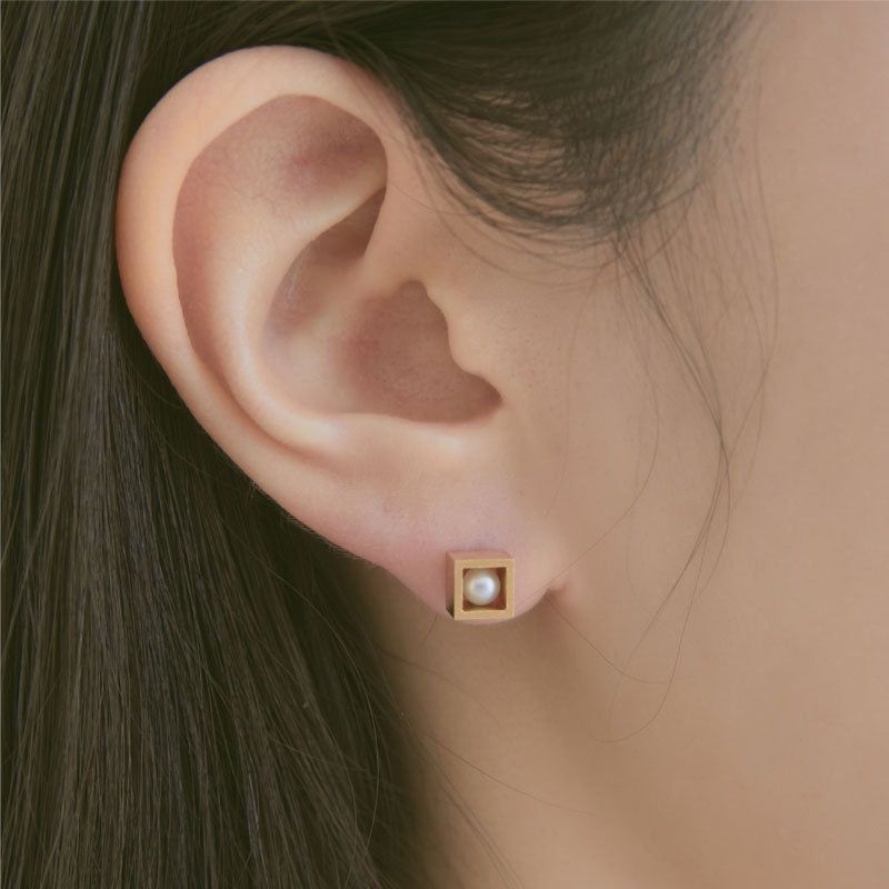 Open Cube Pearl Stud Earrings
