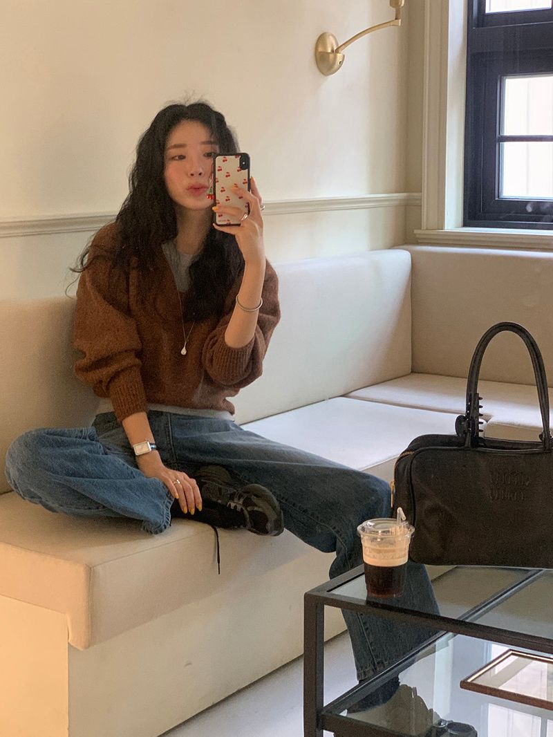 [MADE] Magita Wool V Cropped Knitwear