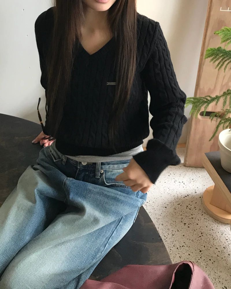 [ORIGINAL] Hayden Cable-Knit V-Neck Knit
