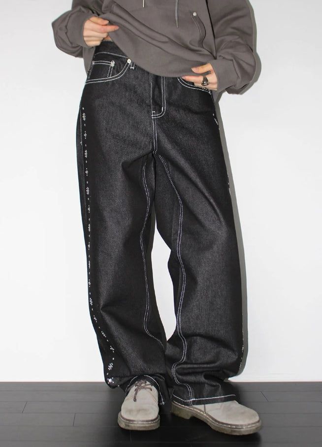 AAKE(アケ)の「STUD LINE PANTS(Pants)」