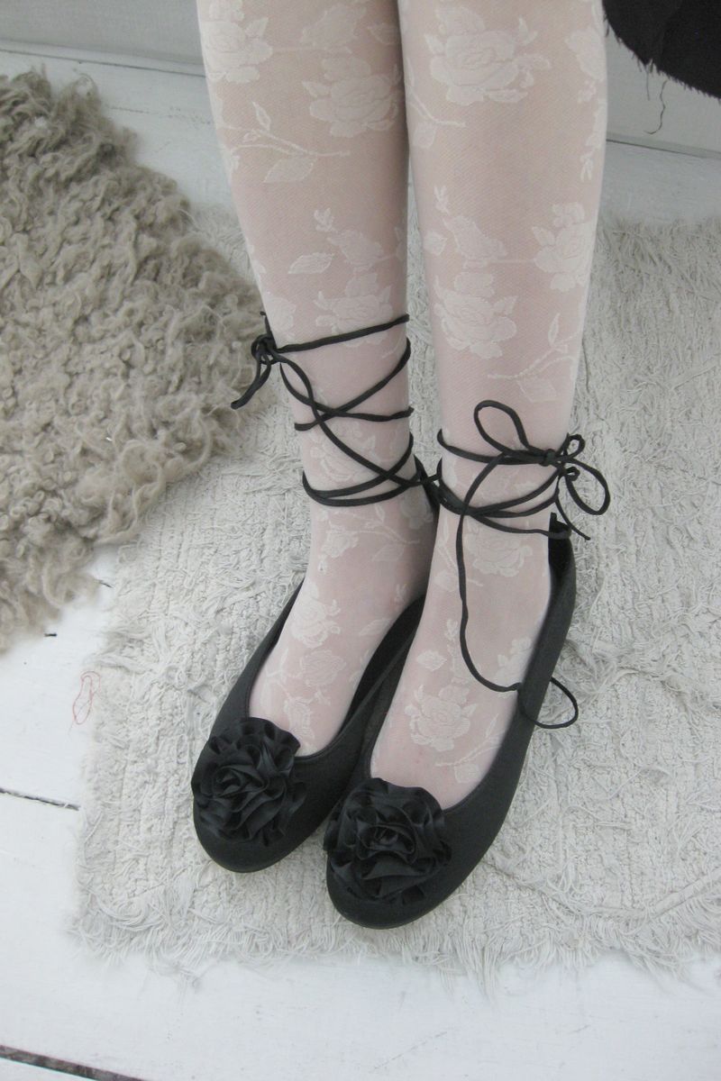 Rose corsage flats
