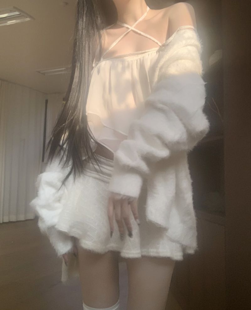 suzen（スゼン）の「Katsumi Loose-Fit Fur Cardigan (White)（Tops）」