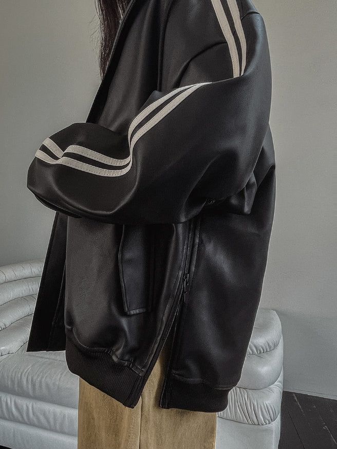 Track shirring leather hooded jacket
