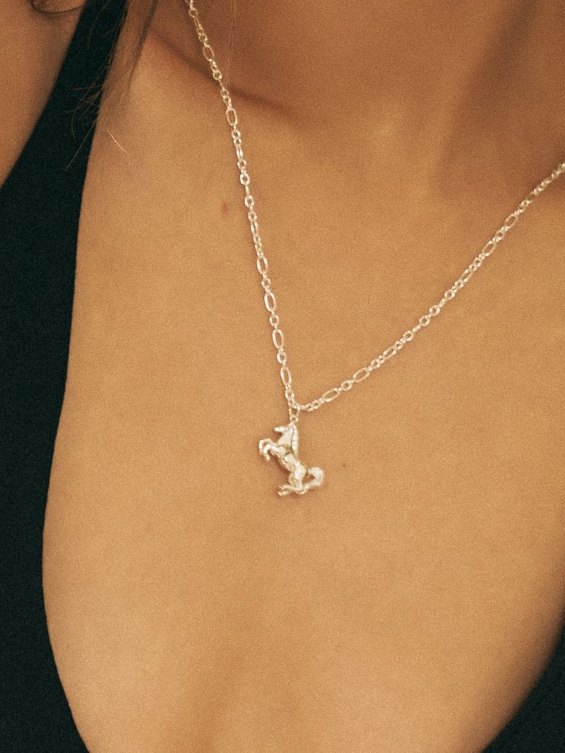 LUCKY HORSE NECKLACE