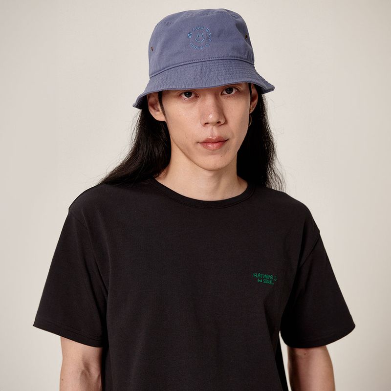 Flatwave in Seoul（フラットウェーブ イン ソウル）の「タイバケットハット Blue（帽子）」