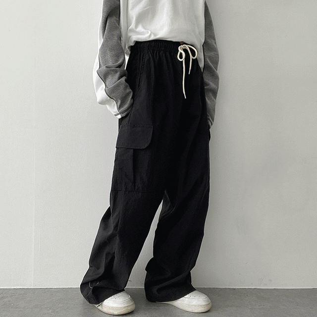 hijjoo（ハイチュー）の「Carpe String Nylon Wide Cargo Pants（Pants）」