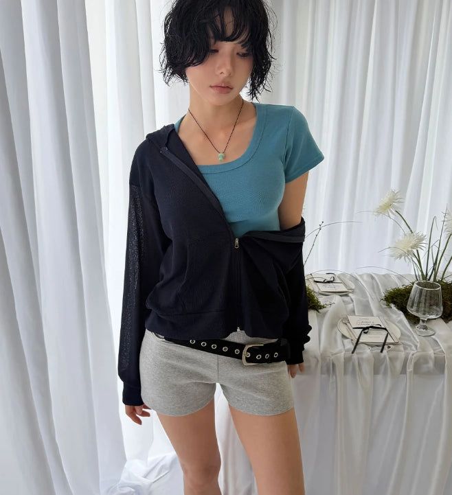 CURVED ROUND TEE