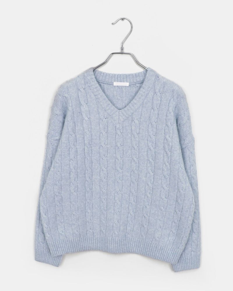 Noyu Loose Wool Cable-knit V-neck Sweater
