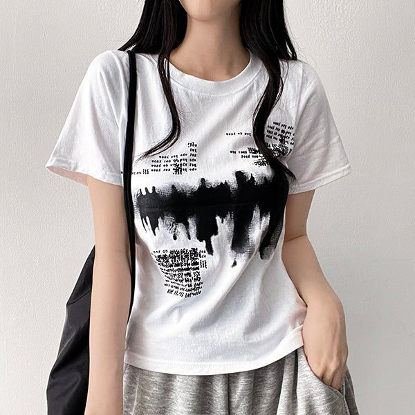 hijjoo（ハイチュー）の「E-Tion lettering short-sleeved T-shirt（Tops）」