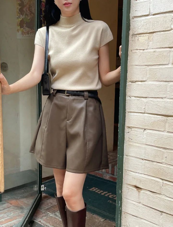 Rabl Leather Pintuck Banding Half Pants