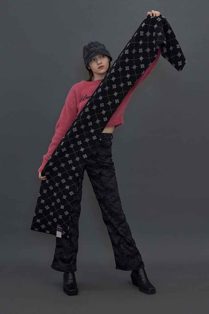 ARGYLE MUFFLER