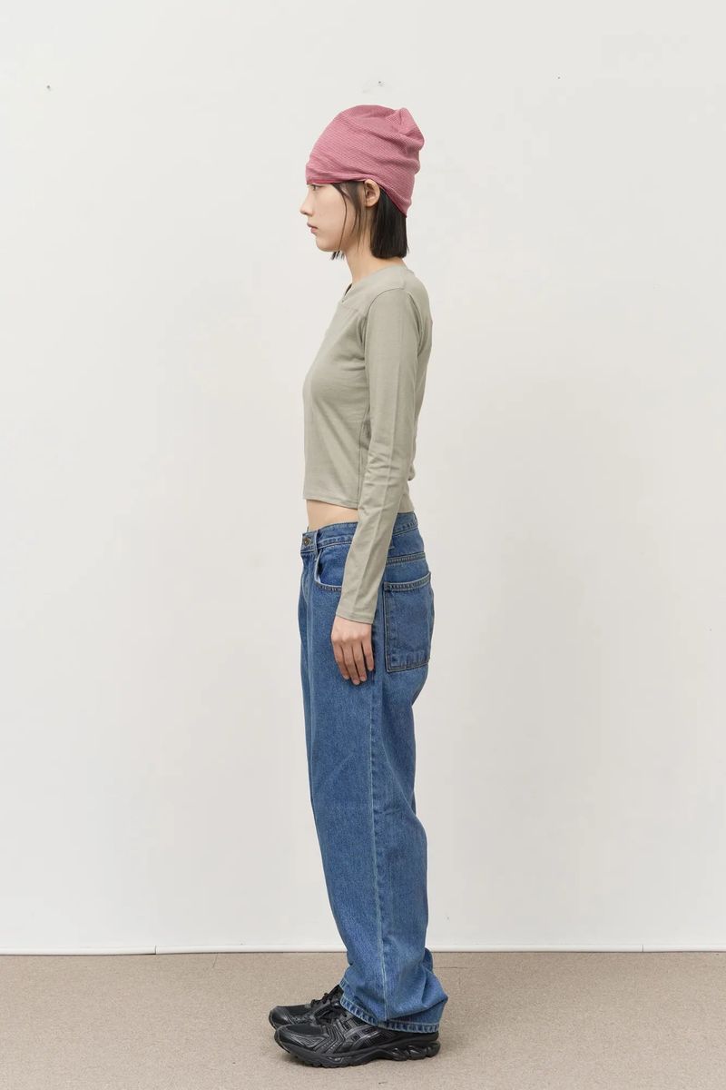 (W) Cheap V Top