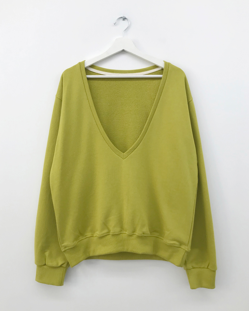 Lancol Deep V-Neck Sweatshirt (3color)