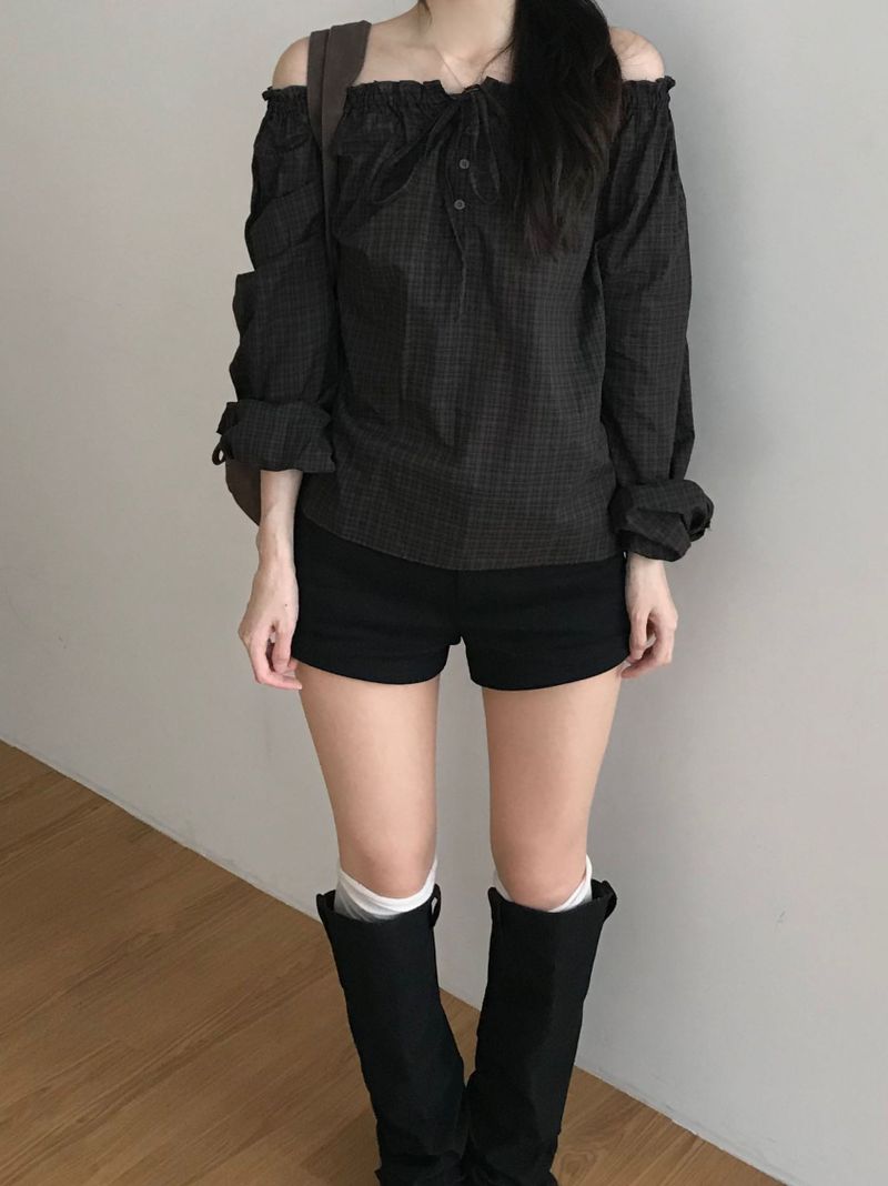 Dear button off-shoulder blouse (2 colors)