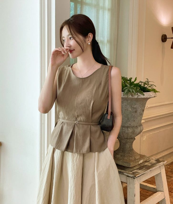 iam mari（アイアム マリ）の「Okan Round Neck Pintuck Sleeveless Blouse (Belt Set)（Tops）」