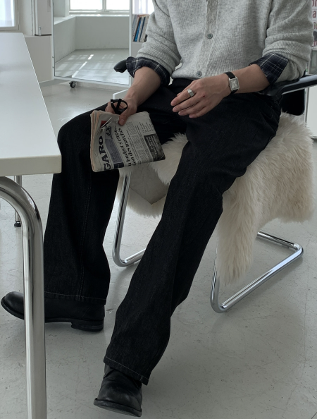 Semi Wide Stitch Raw Fabric Denim Pants