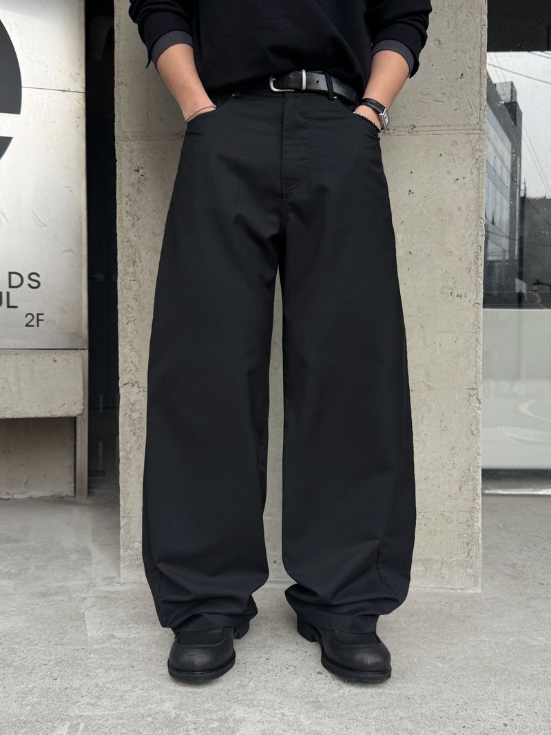Avan straight rivet slacks
