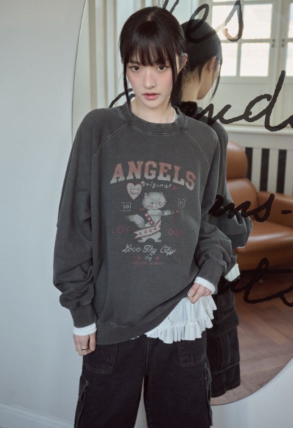 Cupid Cat Raglan Pigment Sweatshirt