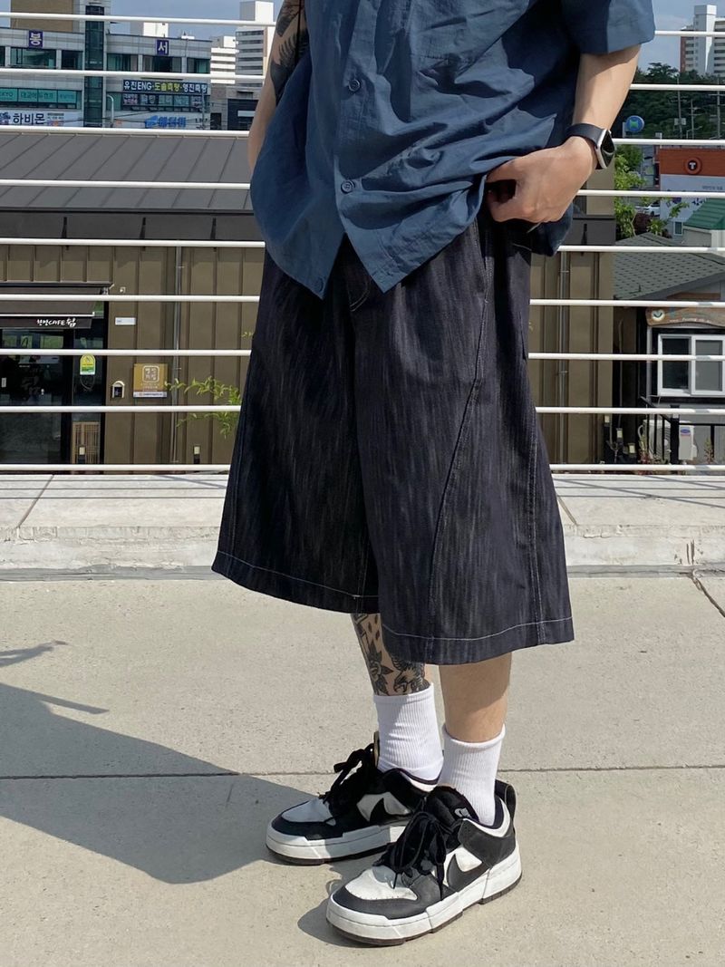 Curved Denim Half Pants