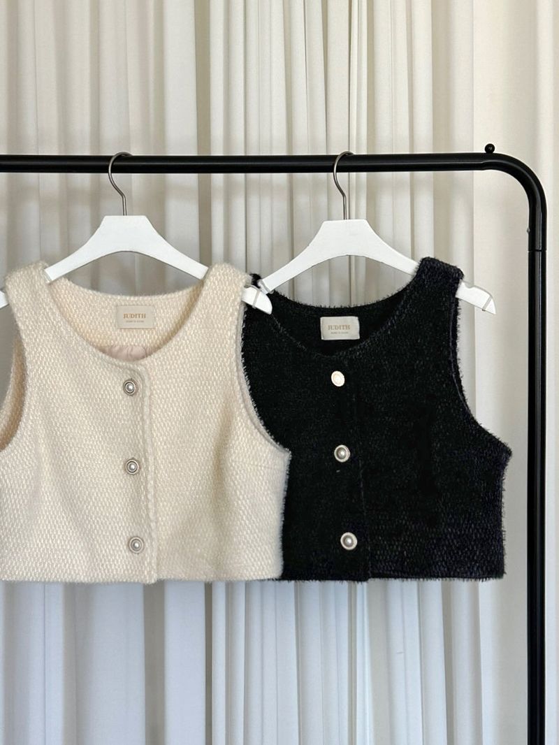 Bear Bookle button vest