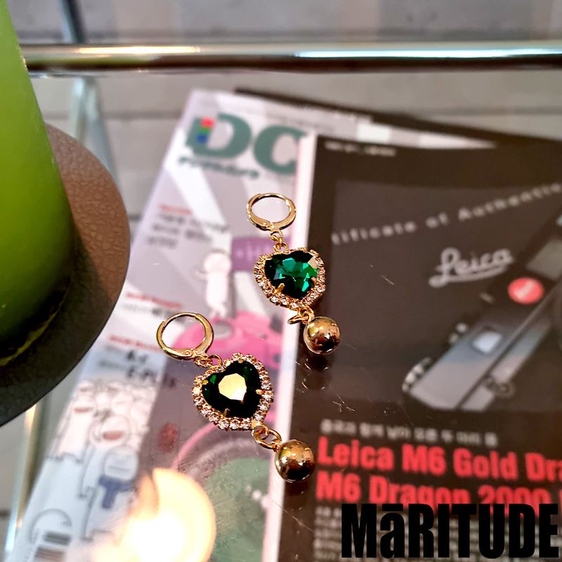 EMERAID HEART EARRINGS