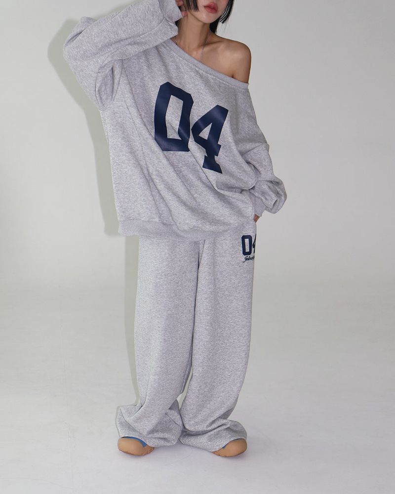 Number off-shoulder oversized fit sweat suit set