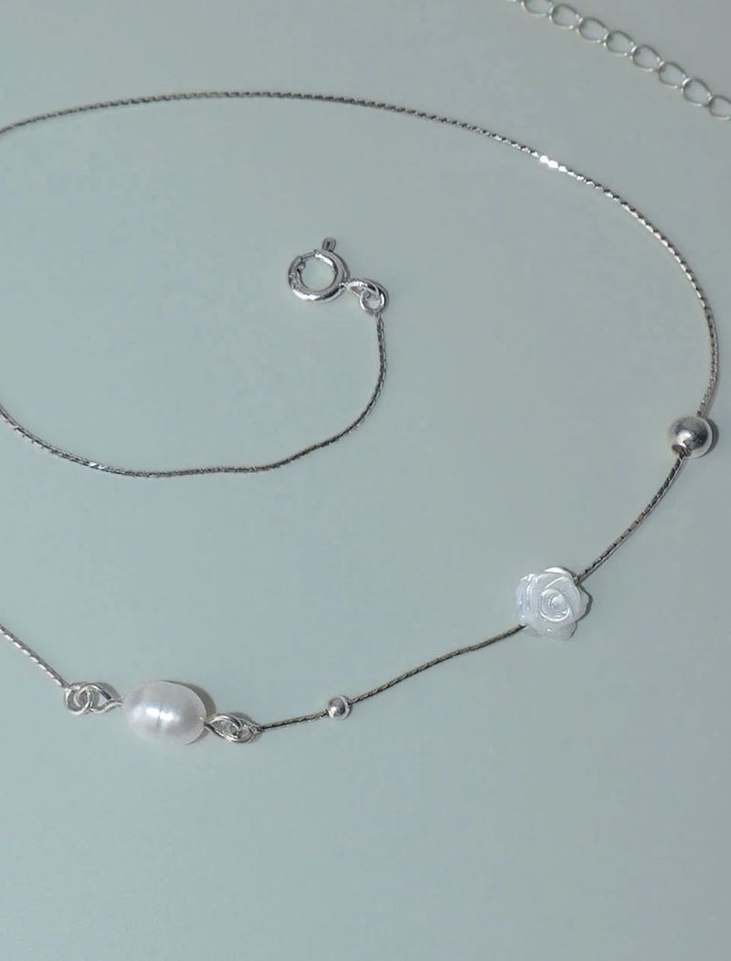 [MADE] rose petal trace necklace