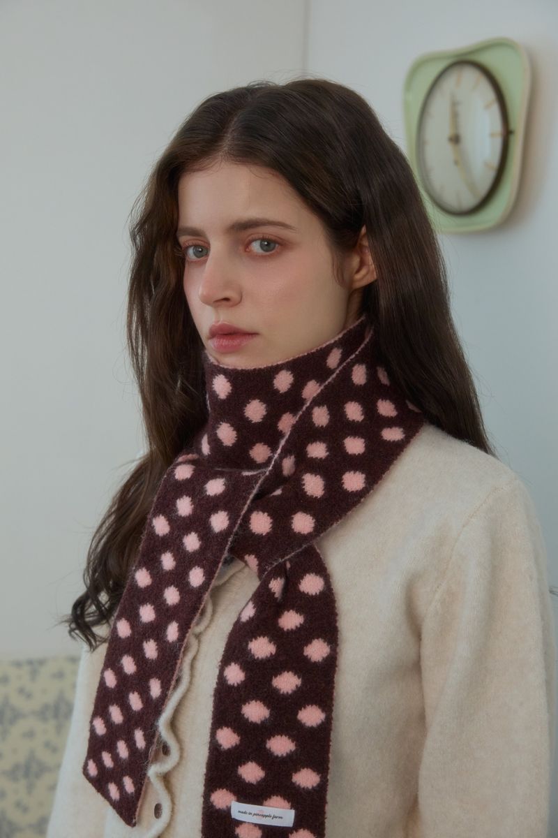 PINK PINEAPPLE(ピンクパイナップル)の「SWEET DOT MUFFLER(Fashion Accessories)」