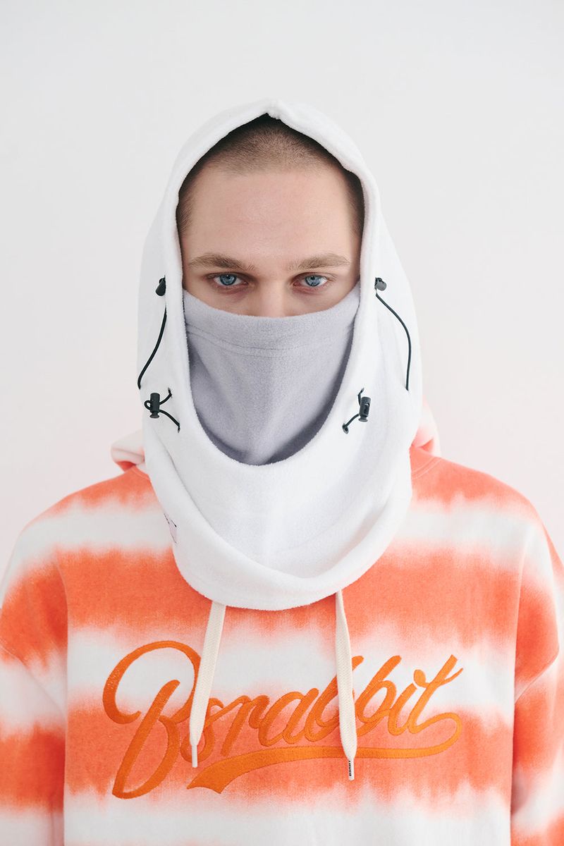 BSRABBIT(ビエスラビット)の「BSR2223FWHW002 BSRBT DOUBLE STRING HOODWARMER WHITE(Hats)」