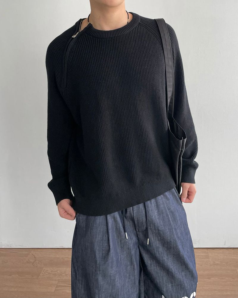 Sleek Zipper Round Knit
