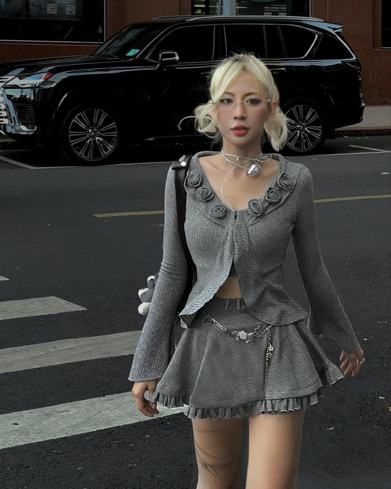 The Fance（ザ・ファンス）の「THE FANCE | V-Neck Flare Sleeve Figure-Flattering SELENIA TOP（Tops）」
