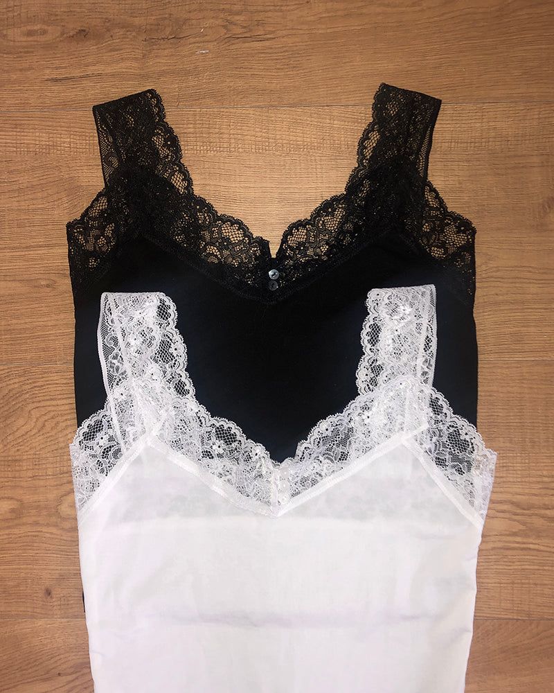 Untel Lace Button Half-Open Sleeveless Top