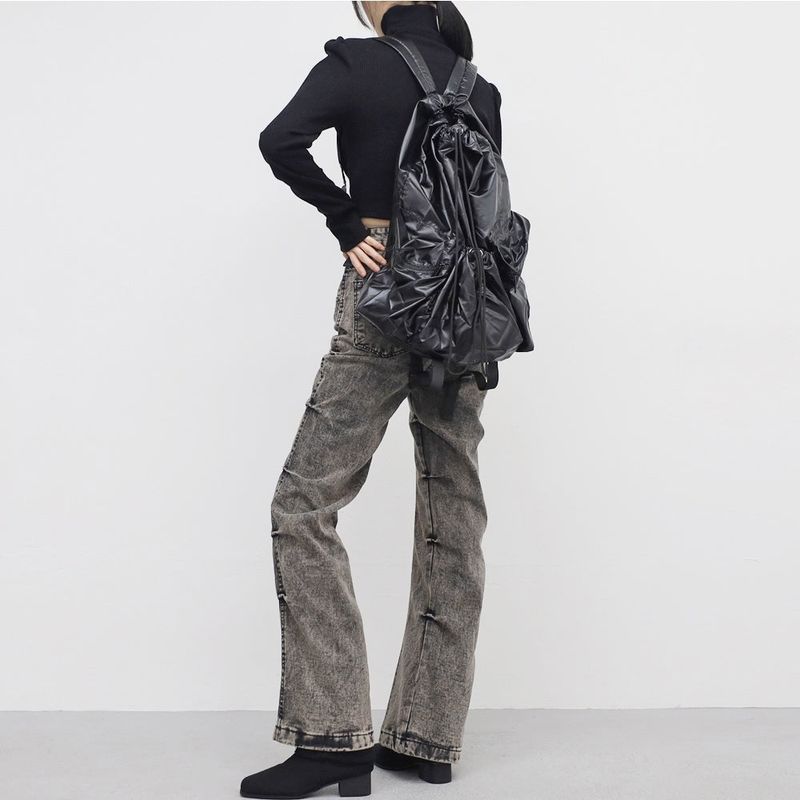 Seri's zip-turtleneck knitwear