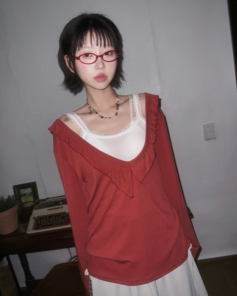 douchidouchi（ドウチドウチ）の「(3color) Ruffle Deep V-neck Slim Long Sleeve Tee（Tops）」