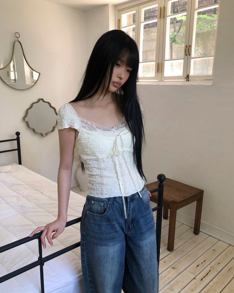 Pilen Lace Sleeveless Blouse