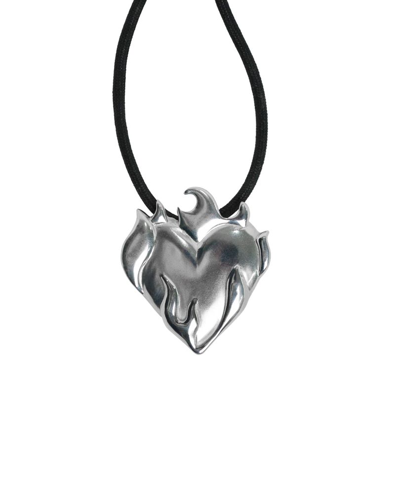 ISSHU(イッシュ)の「Fiery Heart Necklace(Accessories)」