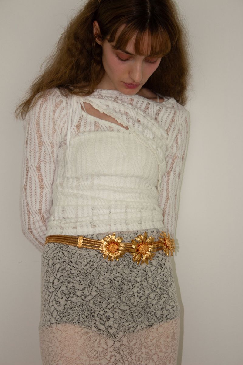 UNBALANCE SPAN LACE SHIRRING TOP / WHITE